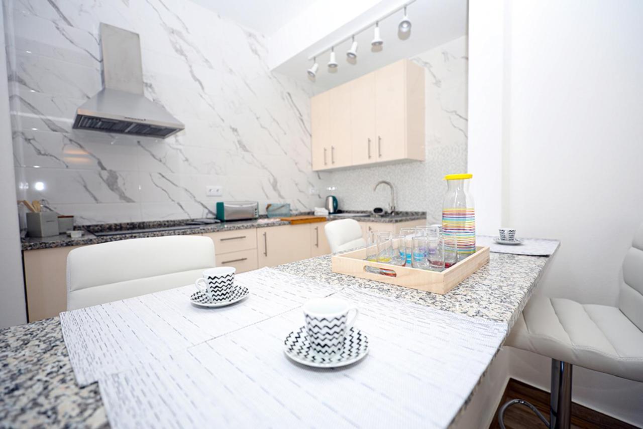 B50 - Main Square Apartment In Lagos Eksteriør bilde